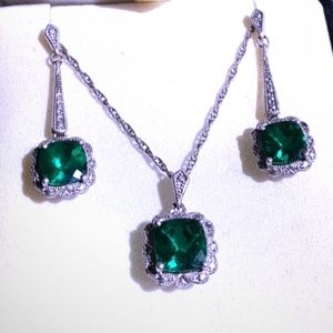 Zales Emerald green set